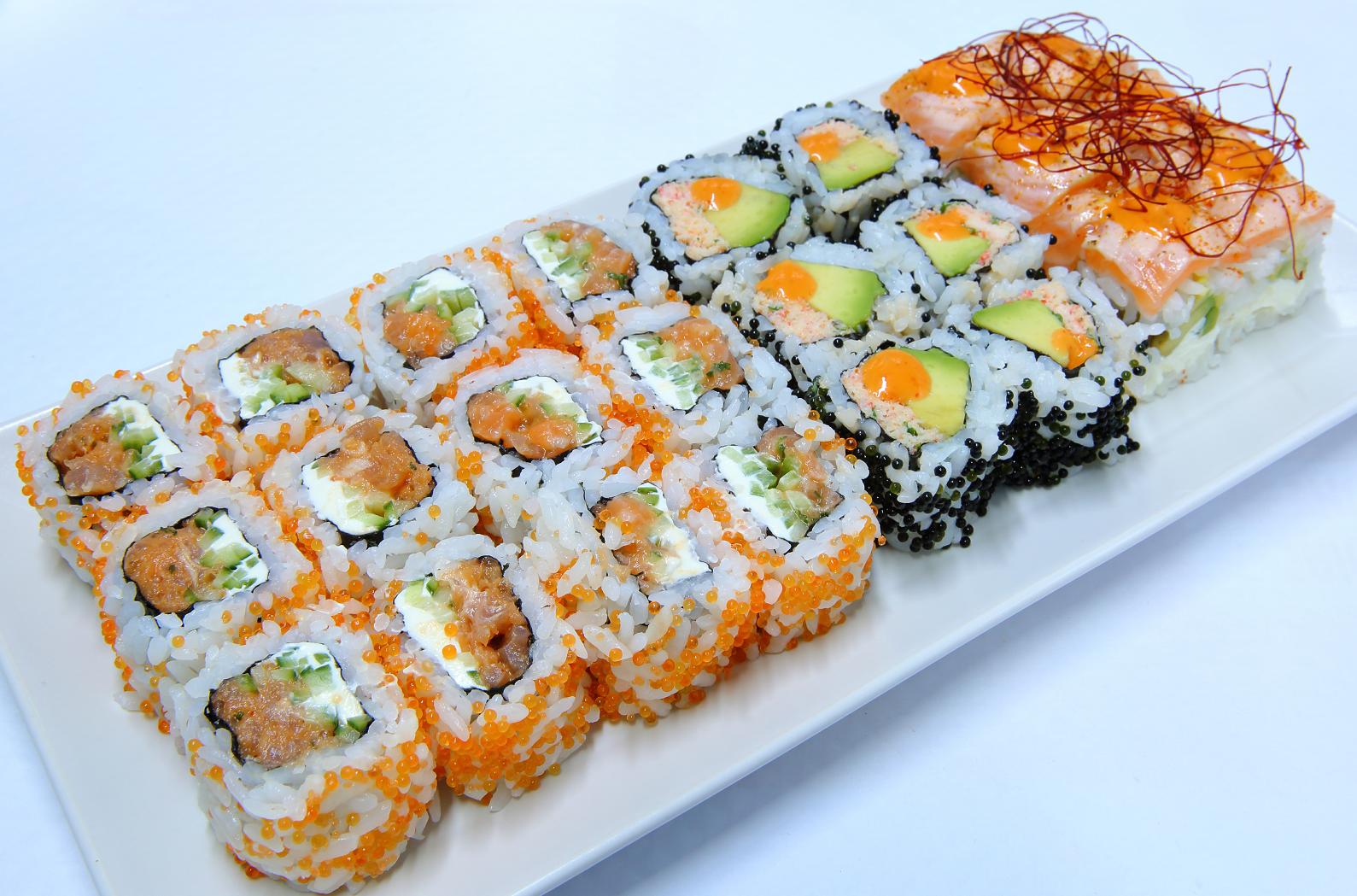 California rolls tobikko et saumon aburi
